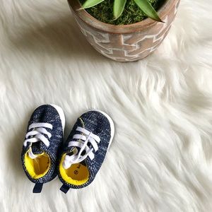 NWOT baby shoes